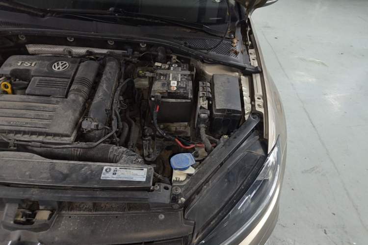 Used Volkswagen Golf 2019 280TSI DSG Comfort Version China VI Standard Engine Bay Left