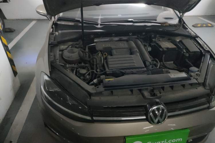 Used Volkswagen Golf 2019 200TSI DSG Comfort & Ambition Edition China VI Standard Engine Bay Right