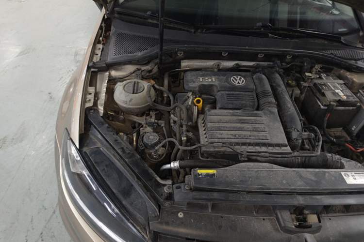 Used Volkswagen Golf 2019 280TSI DSG Comfort Version China VI Standard Engine Bay Right