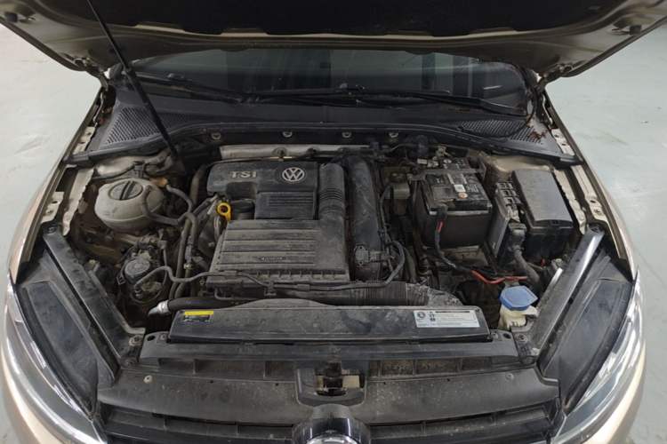 Used Volkswagen Golf 2019 280TSI DSG Comfort Version China VI Standard Engine Bay