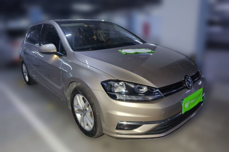 Used Volkswagen Golf 2019 200TSI DSG Comfort & Ambition Edition China VI Standard Front Right 45 Deg