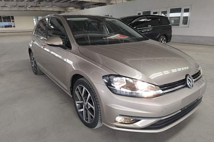 Used Volkswagen Golf 2019 280TSI DSG Luxury Version China VI Standard Front Right 45 Deg