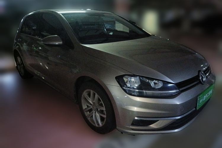 Used Volkswagen Golf 2019 200TSI DSG Comfort & Ambition Edition China VI Standard Front Right 45 Deg