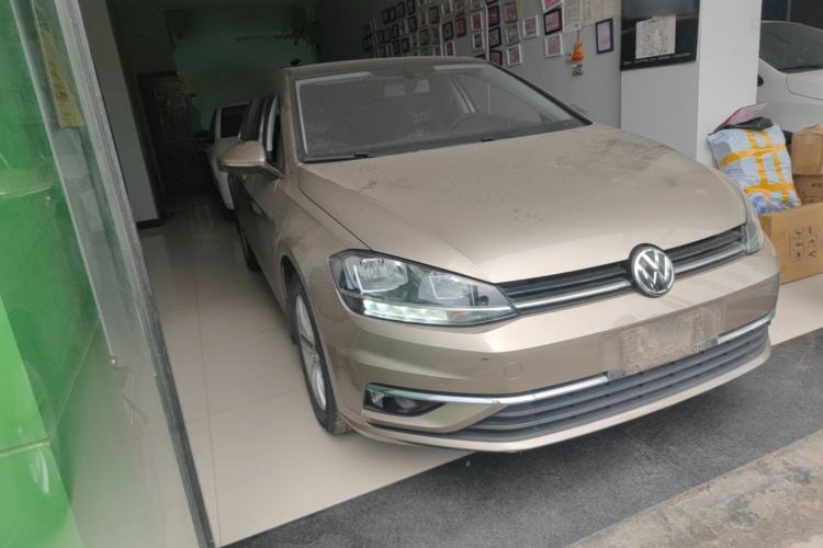 Used Volkswagen Golf 2019 280TSI DSG Comfort Version China VI Standard Front Right 45 Deg