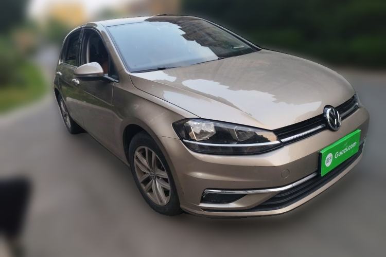 Used Volkswagen Golf 2019 200TSI DSG Comfort & Ambition Edition China VI Standard Front Right 45 Deg