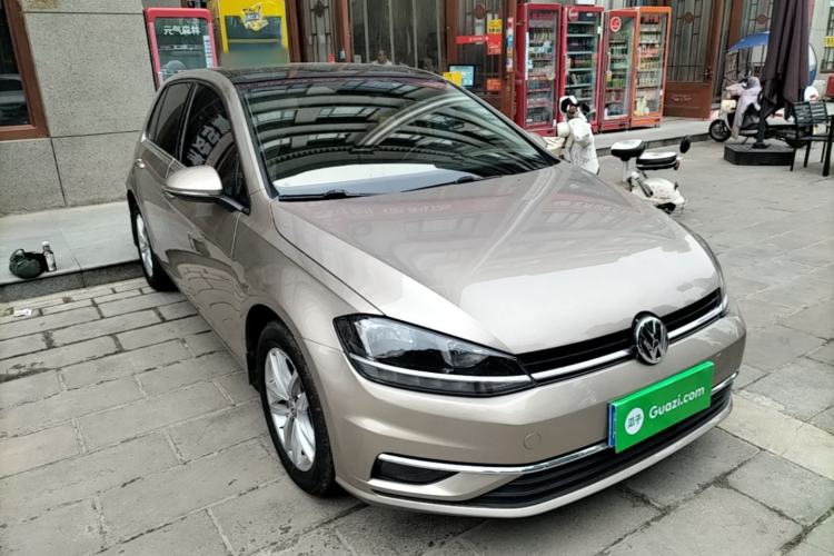 Used Volkswagen Golf 2019 200TSI DSG Comfort & Ambition Edition China VI Standard Front Right 45 Deg