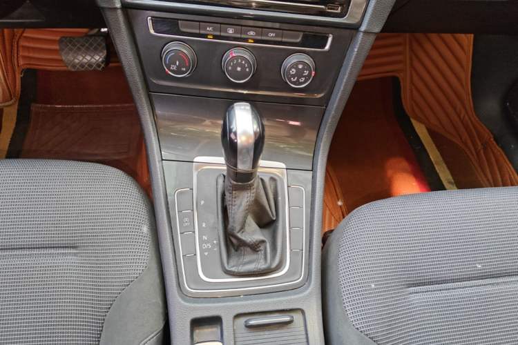 Used Volkswagen Golf 2019 280TSI DSG Comfort Version China V Standard Gear Lever