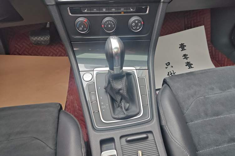Used Volkswagen Golf 2019 280TSI DSG Luxury Version China V Standard Gear Lever