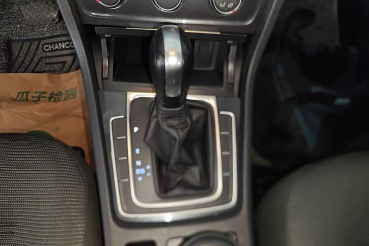 Used Volkswagen Golf 2019 1.6L Automatic Comfort Model China V Standard Gear Lever