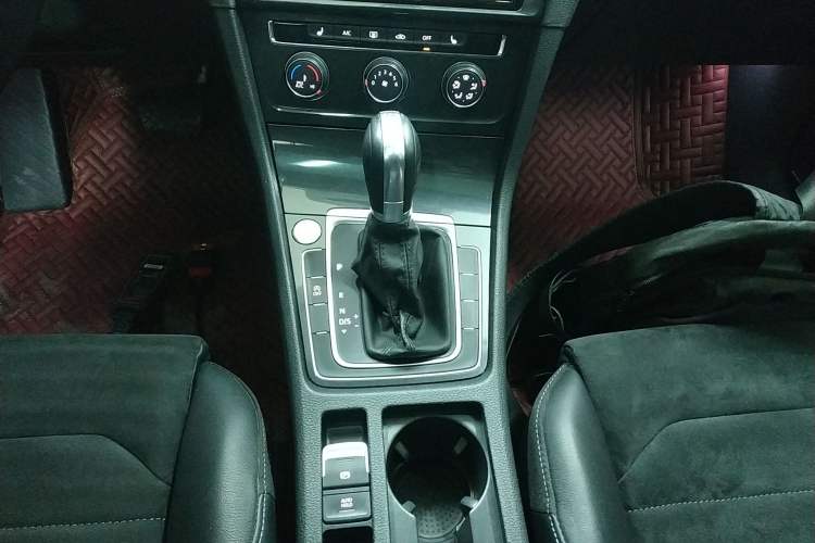 Used Volkswagen Golf 2019 280TSI DSG Luxury Version China V Standard Gear Lever