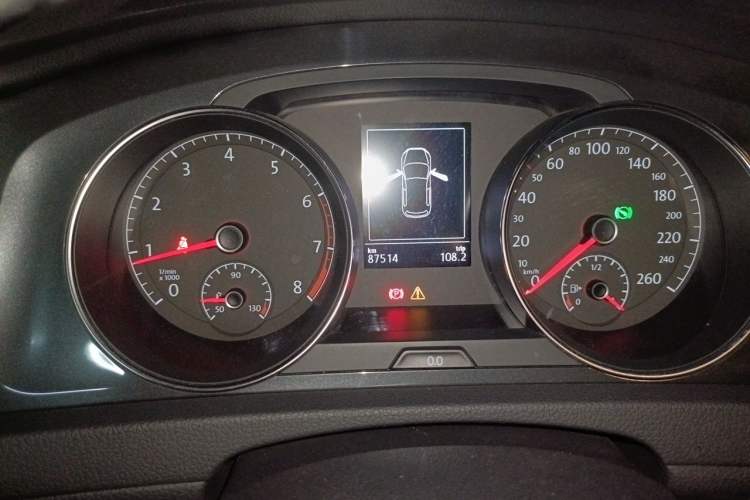 Used Volkswagen Golf 2019 200TSI DSG Comfort & Ambition Edition China VI Standard Instrument Cluster