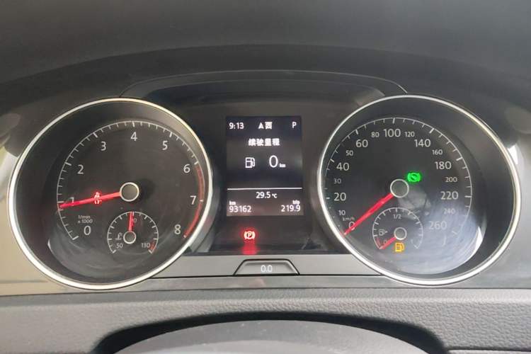 Used Volkswagen Golf 2019 200TSI DSG Comfort & Ambition Edition China VI Standard Instrument Cluster