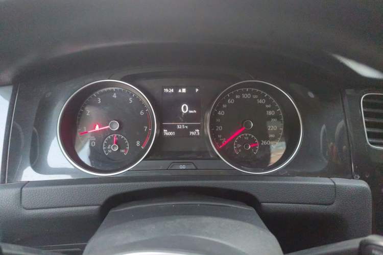 Used Volkswagen Golf 2019 200TSI DSG Comfort & Ambition Edition China VI Standard Instrument Cluster