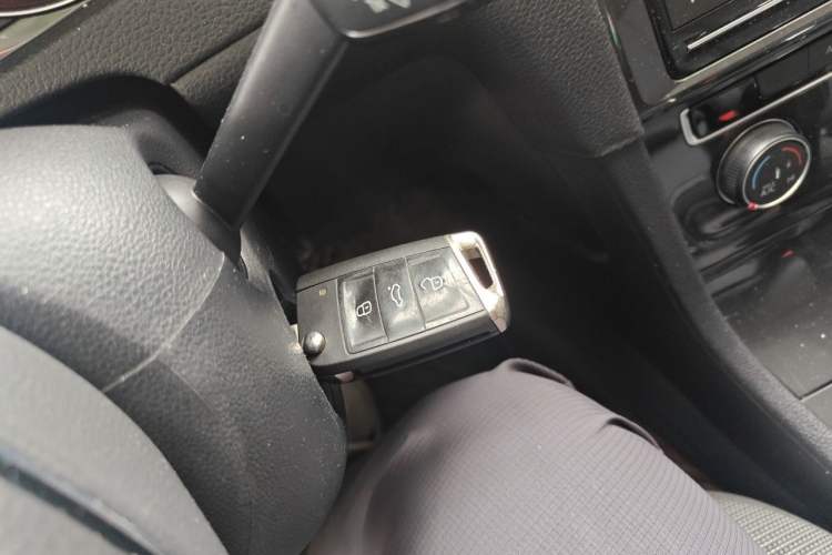 Used Volkswagen Golf 2019 280TSI DSG Comfort Version China VI Standard Interior 1