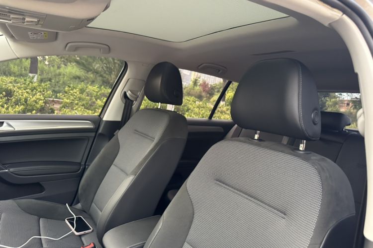 Used Volkswagen Golf 2019 280TSI DSG Comfort Version China VI Standard Interior 11