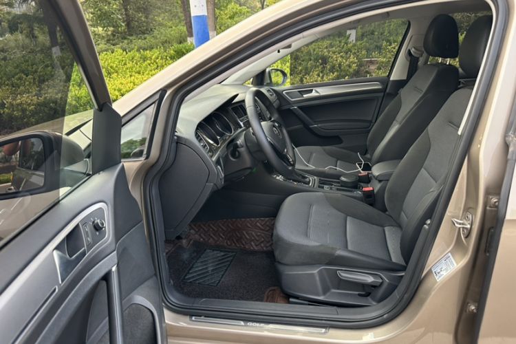 Used Volkswagen Golf 2019 280TSI DSG Comfort Version China VI Standard Interior 12