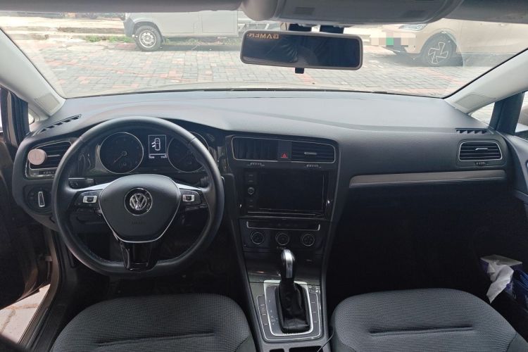 Used Volkswagen Golf 2019 280TSI DSG Comfort Version China VI Standard Interior 2