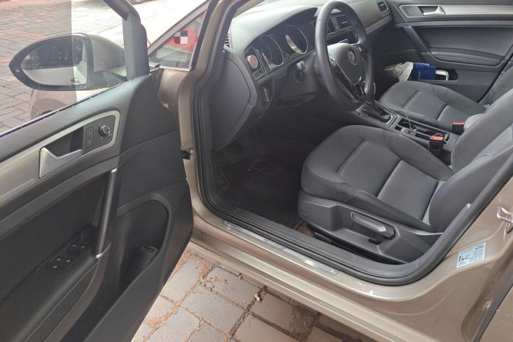 Used Volkswagen Golf 2019 280TSI DSG Comfort Version China VI Standard Interior 3
