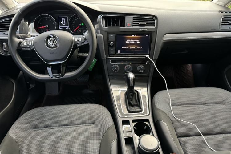 Used Volkswagen Golf 2019 280TSI DSG Comfort Version China VI Standard Interior 5