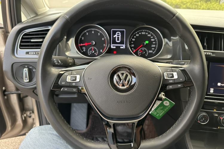 Used Volkswagen Golf 2019 280TSI DSG Comfort Version China VI Standard Interior 6