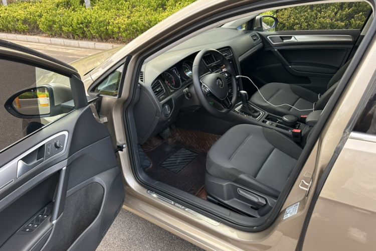 Used Volkswagen Golf 2019 280TSI DSG Comfort Version China VI Standard Interior 8