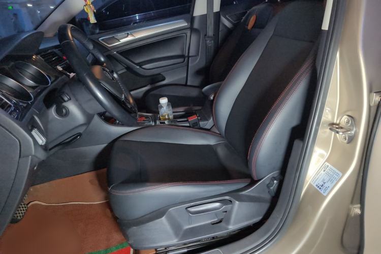 Used Volkswagen Golf 2019 200TSI DSG Comfort & Ambition Edition China VI Standard Left Front Seat
