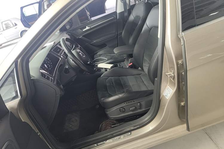 Used Volkswagen Golf 2019 280TSI DSG Luxury Version China VI Standard Left Front Seat