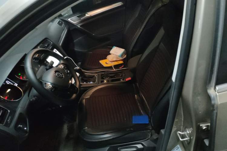 Used Volkswagen Golf 2019 200TSI DSG Comfort & Ambition Edition China VI Standard Left Front Seat