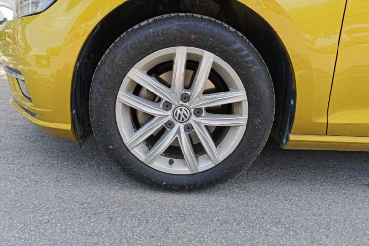 Used Volkswagen Golf 2019 280TSI DSG Comfort Version China V Standard Left Front Wheel Hub