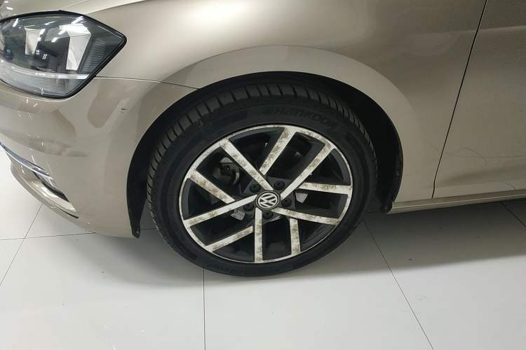 Used Volkswagen Golf 2019 280TSI DSG Luxury Version China V Standard Left Front Wheel Hub