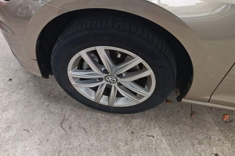 Used Volkswagen Golf 2019 280TSI DSG Comfort Version China V Standard Left Front Wheel Hub