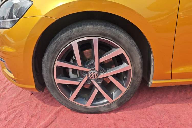 Used Volkswagen Golf 2019 280TSI DSG Luxury Version China V Standard Left Front Wheel Hub