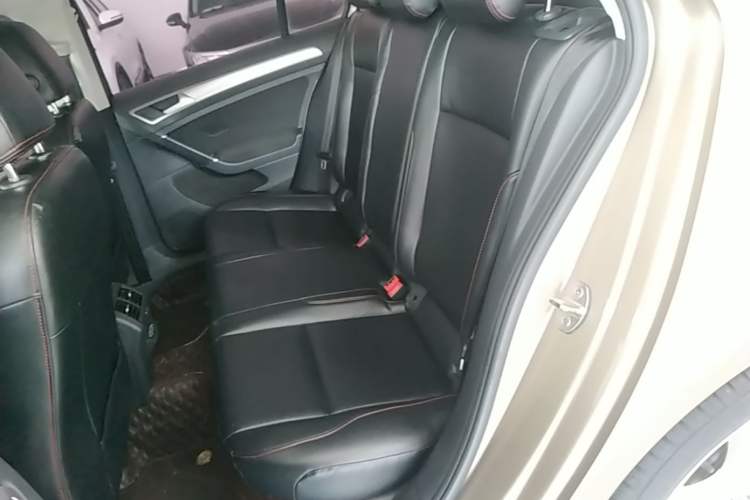 Used Volkswagen Golf 2019 200TSI DSG Comfort Version China VI Standard Left Rear Seat