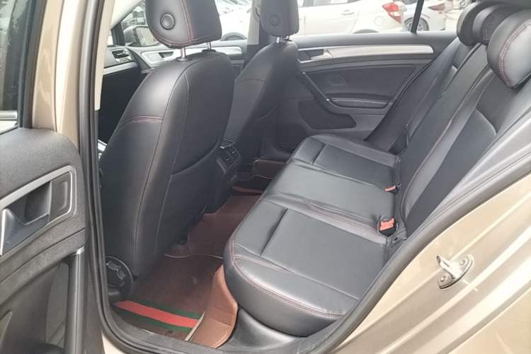 Used Volkswagen Golf 2019 200TSI DSG Comfort & Ambition Edition China VI Standard Left Rear Seat