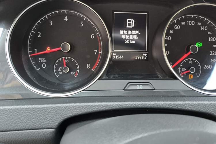 Used Volkswagen Golf 2019 280TSI DSG Comfort Version China VI Standard Odometer Close Up