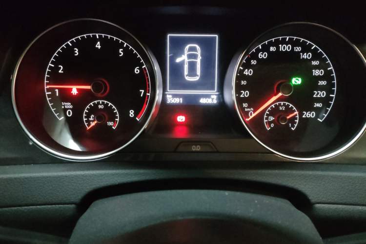 Used Volkswagen Golf 2019 200TSI DSG Comfort & Ambition Edition China VI Standard Odometer Close Up