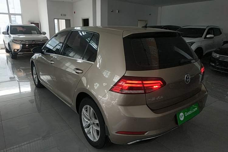Used Volkswagen Golf 2019 200TSI DSG Comfort Version China VI Standard Rear Left 45 Deg