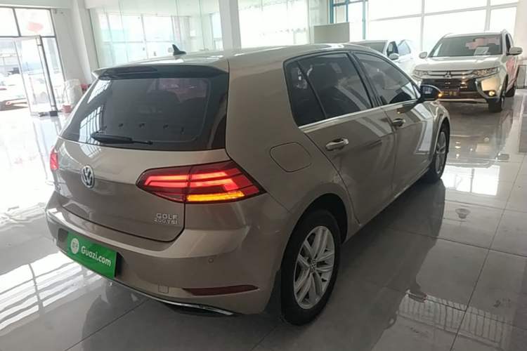 Used Volkswagen Golf 2019 200TSI DSG Comfort Version China VI Standard Rear Right 45 Deg