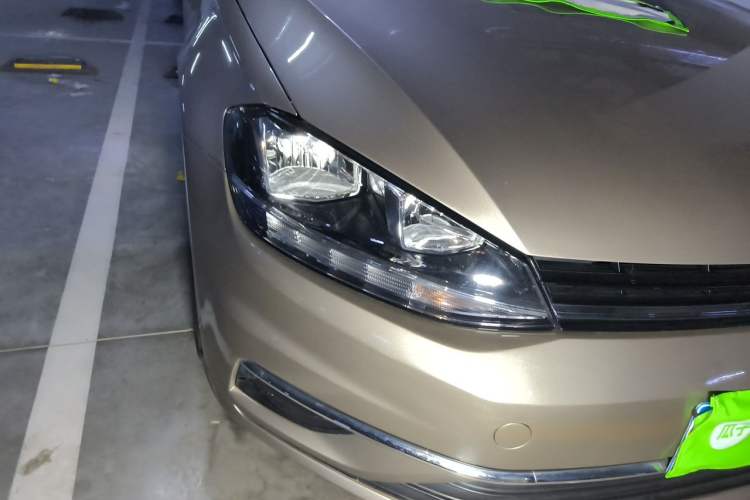 Used Volkswagen Golf 2019 200TSI DSG Comfort & Ambition Edition China VI Standard Right Front Headlight