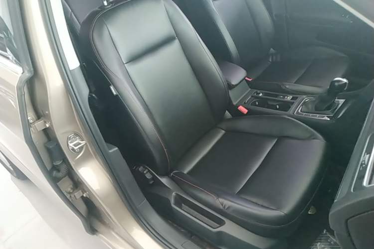 Used Volkswagen Golf 2019 200TSI DSG Comfort Version China VI Standard Right Front Seat