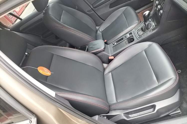 Used Volkswagen Golf 2019 200TSI DSG Comfort & Ambition Edition China VI Standard Right Front Seat