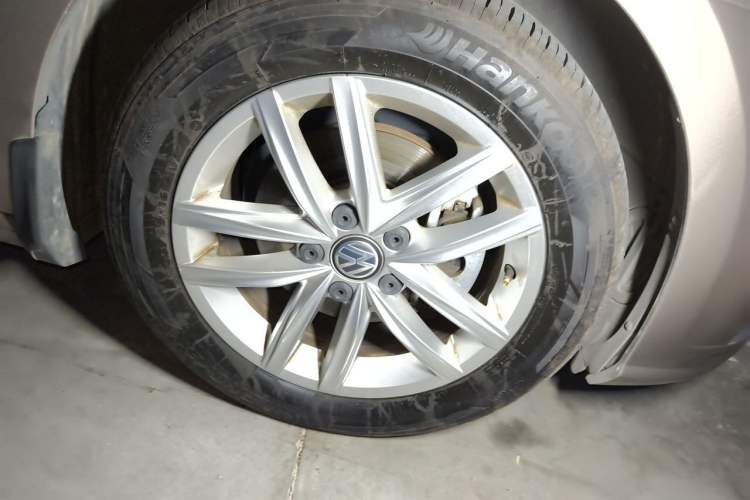 Used Volkswagen Golf 2019 200TSI DSG Comfort & Ambition Edition China VI Standard Right Front Wheel Hub