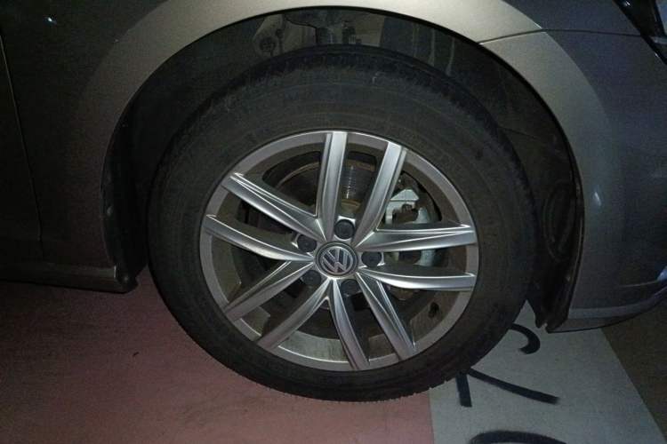 Used Volkswagen Golf 2019 200TSI DSG Comfort & Ambition Edition China VI Standard Right Front Wheel Hub