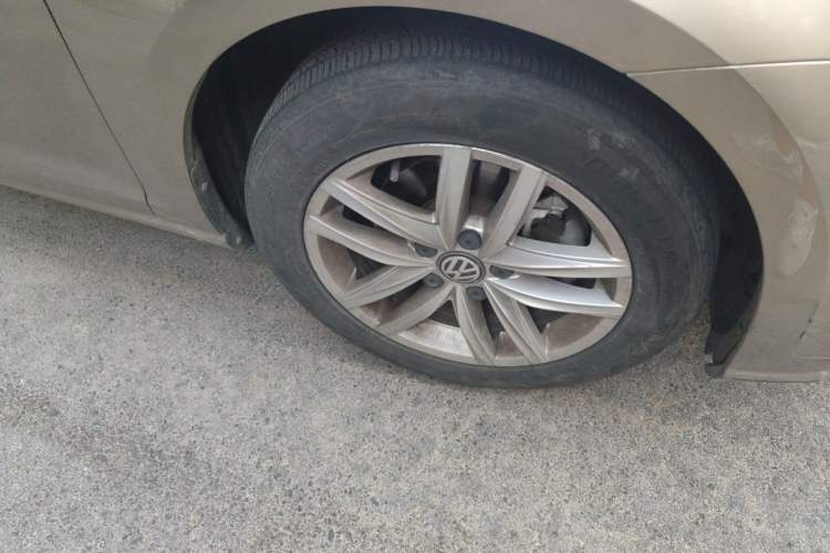 Used Volkswagen Golf 2019 200TSI DSG Comfort & Ambition Edition China VI Standard Right Front Wheel Hub