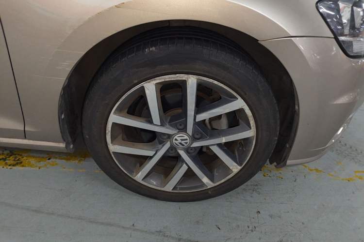 Used Volkswagen Golf 2019 280TSI DSG Comfort Version China VI Standard Right Front Wheel Hub