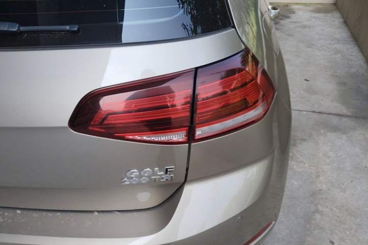 Used Volkswagen Golf 2019 200TSI DSG Comfort & Ambition Edition China VI Standard Right Rear Taillight