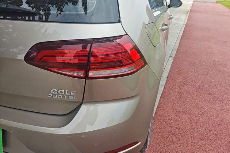 Used Volkswagen Golf 2019 280TSI DSG Comfort Version China VI Standard Right Rear Taillight