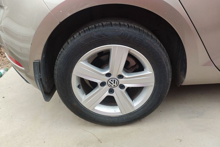 Used Volkswagen Golf 2019 1.6L Automatic Fashion Model China V Standard Right Rear Wheel Hub
