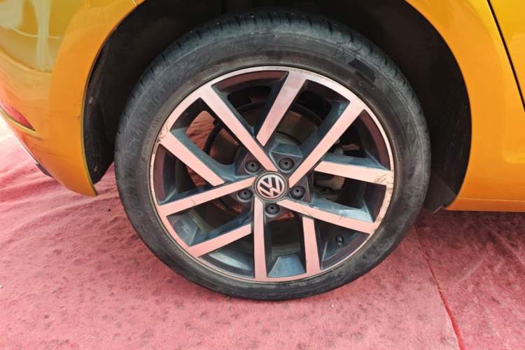 Used Volkswagen Golf 2019 280TSI DSG Luxury Version China V Standard Right Rear Wheel Hub
