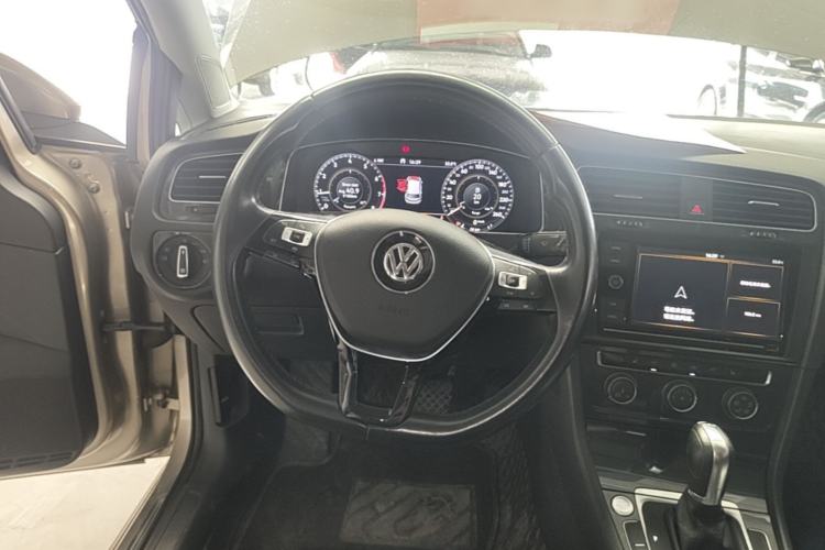 Used Volkswagen Golf 2019 280TSI DSG Luxury Version China VI Standard Steering Wheel
